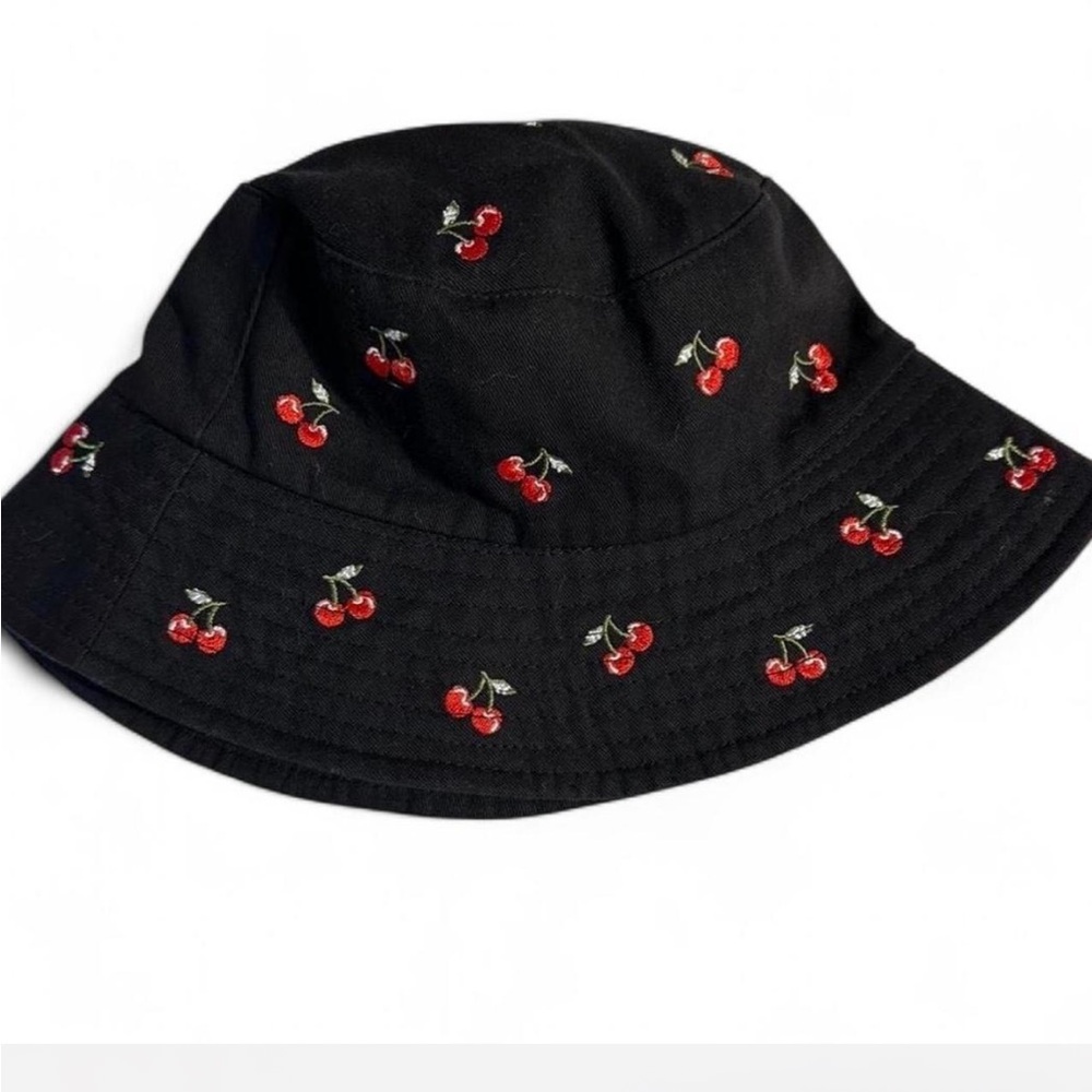 Embroidered Cherry Pattern 90s/Y2K Bucket Hat